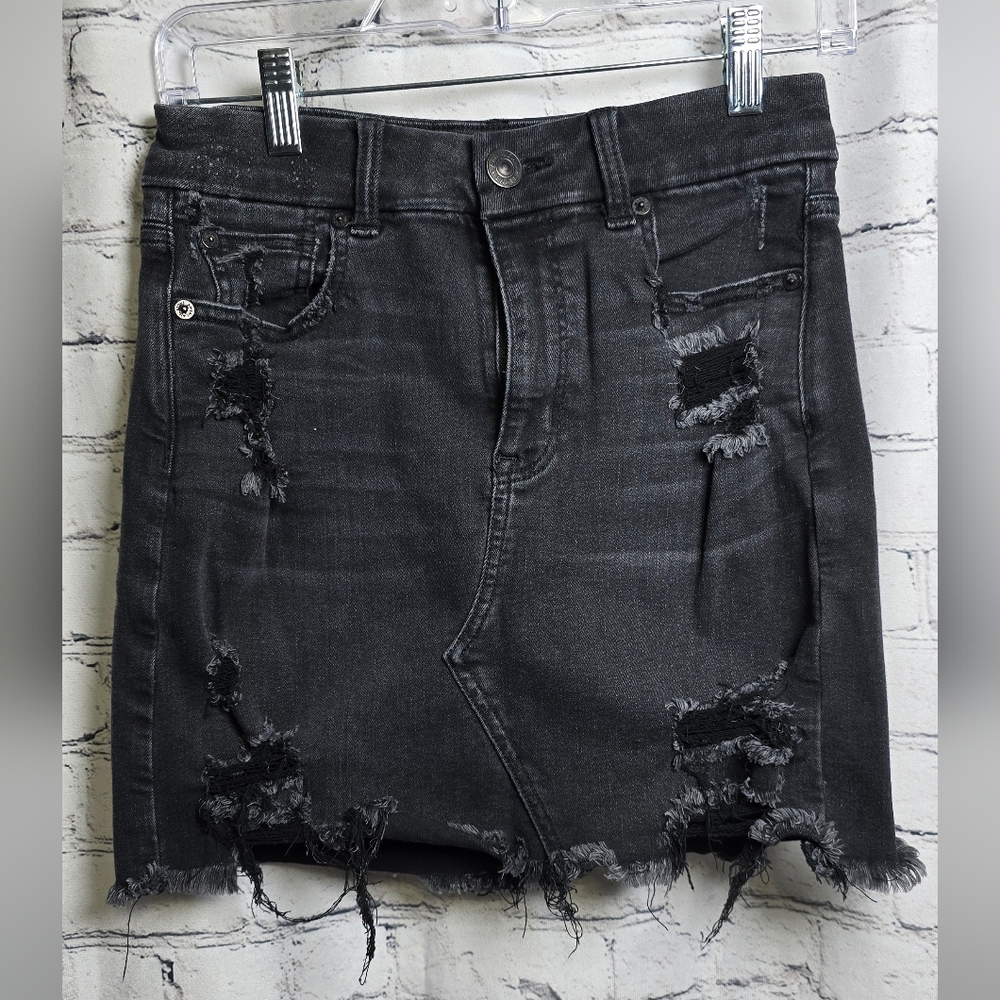 American Eagle Distressed Black Denim Sterch Mini Skirt Size 4